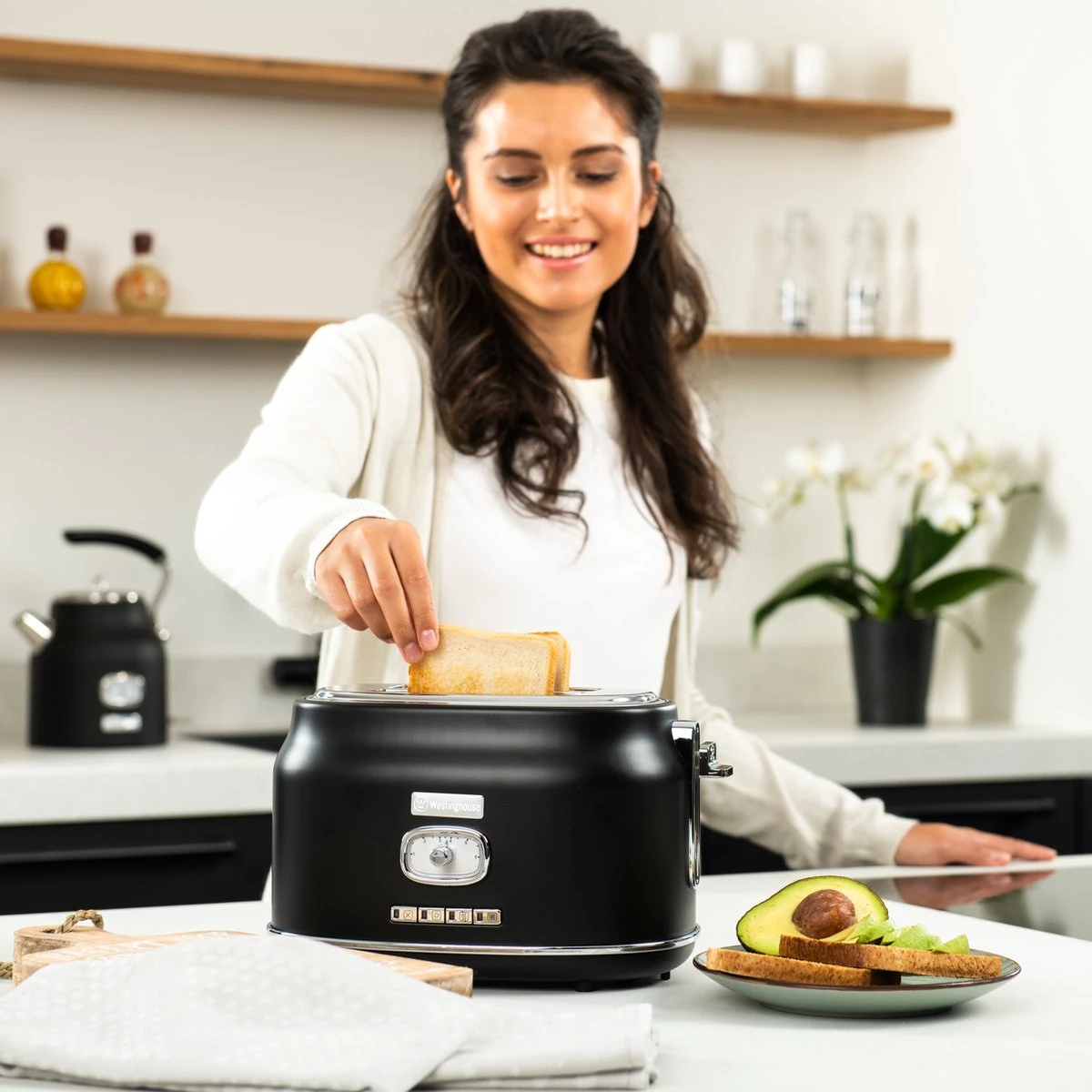Westinghouse Retro Waterkoker + Broodrooster 2 Sleuven + Staafmixer - Zwart 11 Westinghouse Retro Waterkoker + Broodrooster 2 Sleuven + Staafmixer - Zwart - Afbeelding 9