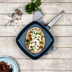 Westinghouse Grillpan Performance - Bravery Blue - 28 X 28 Cm - Standaard Anti-aanbaklaag 21 Westinghouse Grillpan Performance - Bravery Blue - 28 X 28 Cm - Standaard Anti-aanbaklaag -Westinghouse WCFP0095G28BL 10