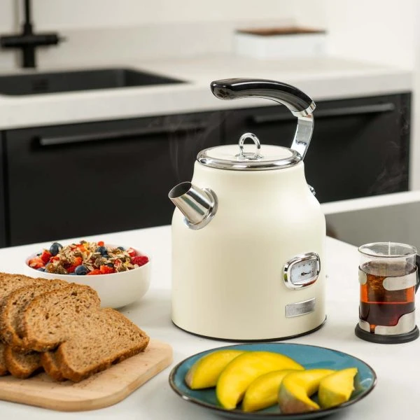 Westinghouse Waterkoker Retro Collections - 2200 W - Vanilla White - 1.7 Liter - WKWKH148WH 4 Westinghouse Waterkoker Retro Collections - 2200 W - Vanilla White - 1.7 Liter - WKWKH148WH - Afbeelding 2